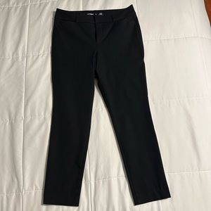 Old Navy - Black Pixie Cropped Ankle Pants - Size 10